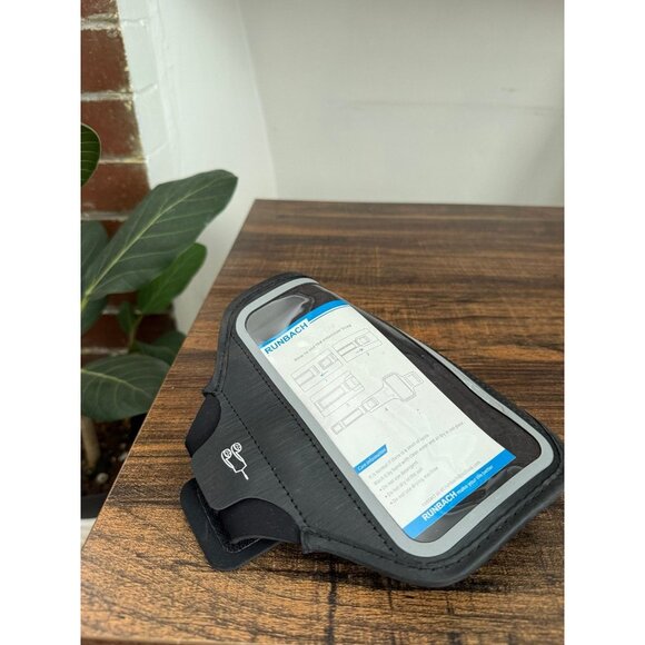 Runbach runners arm band for phones - Picture 1 of 9